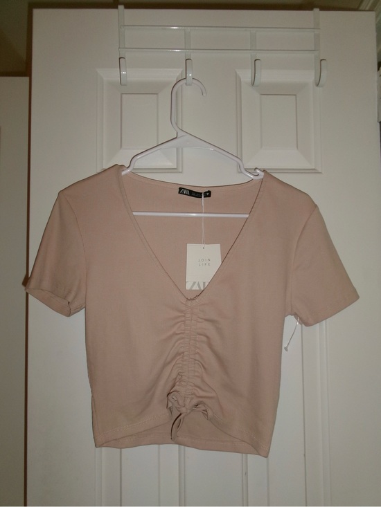 Zara Tops - Zara Ruched V-Neck Short Sleeve Crop Top